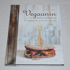 Elina Innanen Vegaanin keittiössä